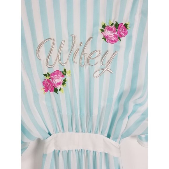 Betsey Johnson Women's Sz. S Tiffany Blue & White "Wifey" Embroidered Robe - Picture 5 of 6